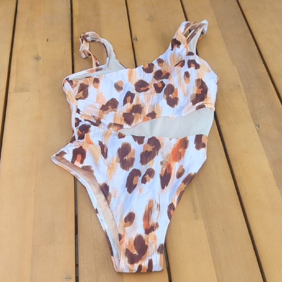 Cupshe Flowing Leopard Mesh Cutout Cheeky One Piece Swimsuit - Small NWT - Picture 2 of 6
